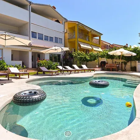 Valbandon With Pool 31 Apartamento *
