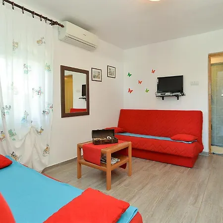 Valbandon With Pool 31 Apartamento