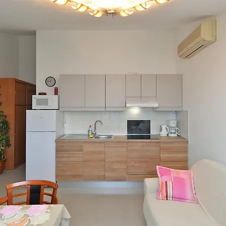 Apartamento Valbandon With Pool 31