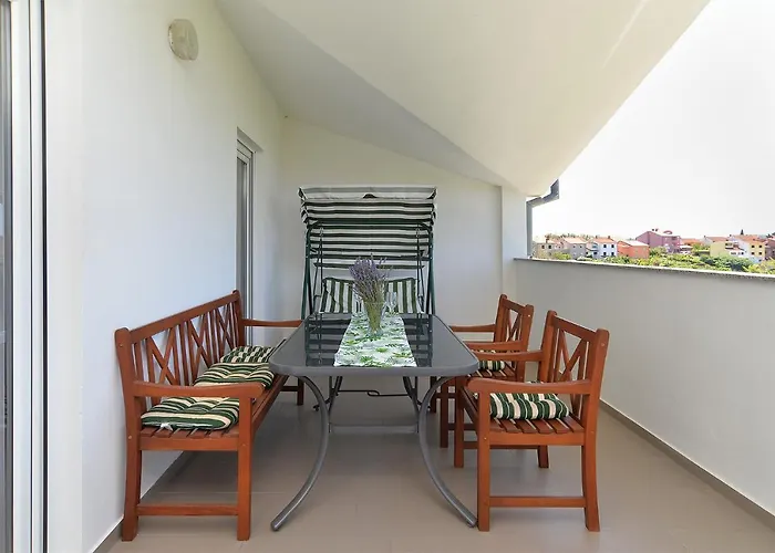 Apartment Valbandon With Pool 31 *