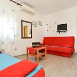 Apartment Valbandon With Pool 31 *