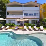 Valbandon With Pool 31 * Fazana