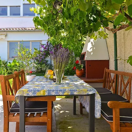 Apartment Valbandon With Pool 31 Fazana