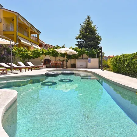 Valbandon With Pool 31 * Fažana